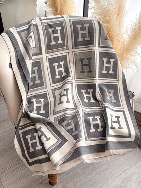 NEW! LUXURY HIGH END VIBES WRAP SCARF SHAWL BLANKET